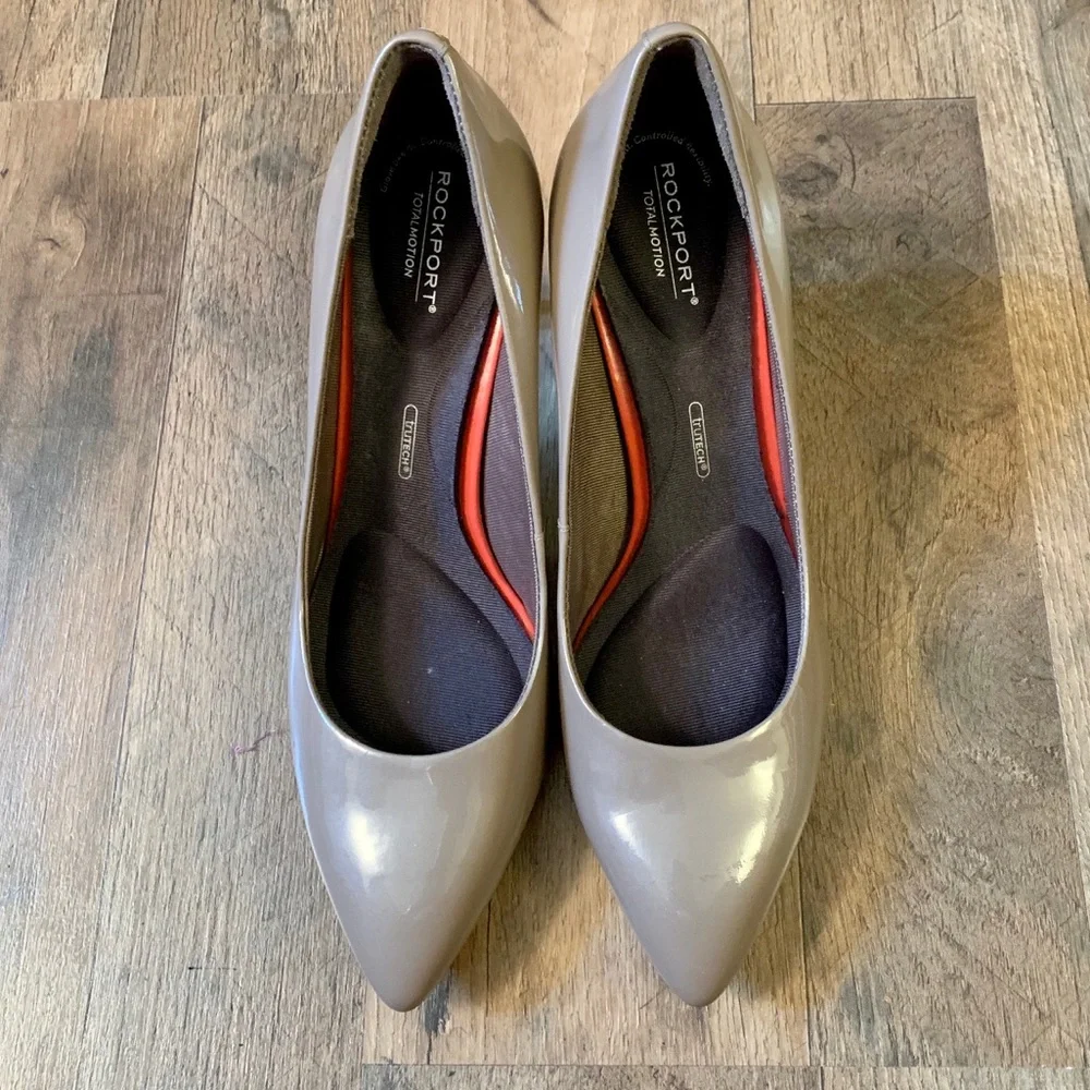 Rockport Total Motion Pointed Toe Pump Size 7